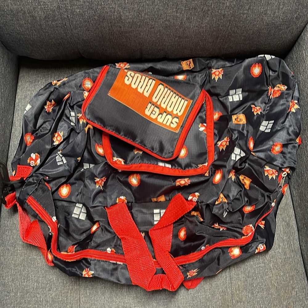 Culture Fly Nintendo Super Mario Foldable Weekend Bag - Picture 6 of 6